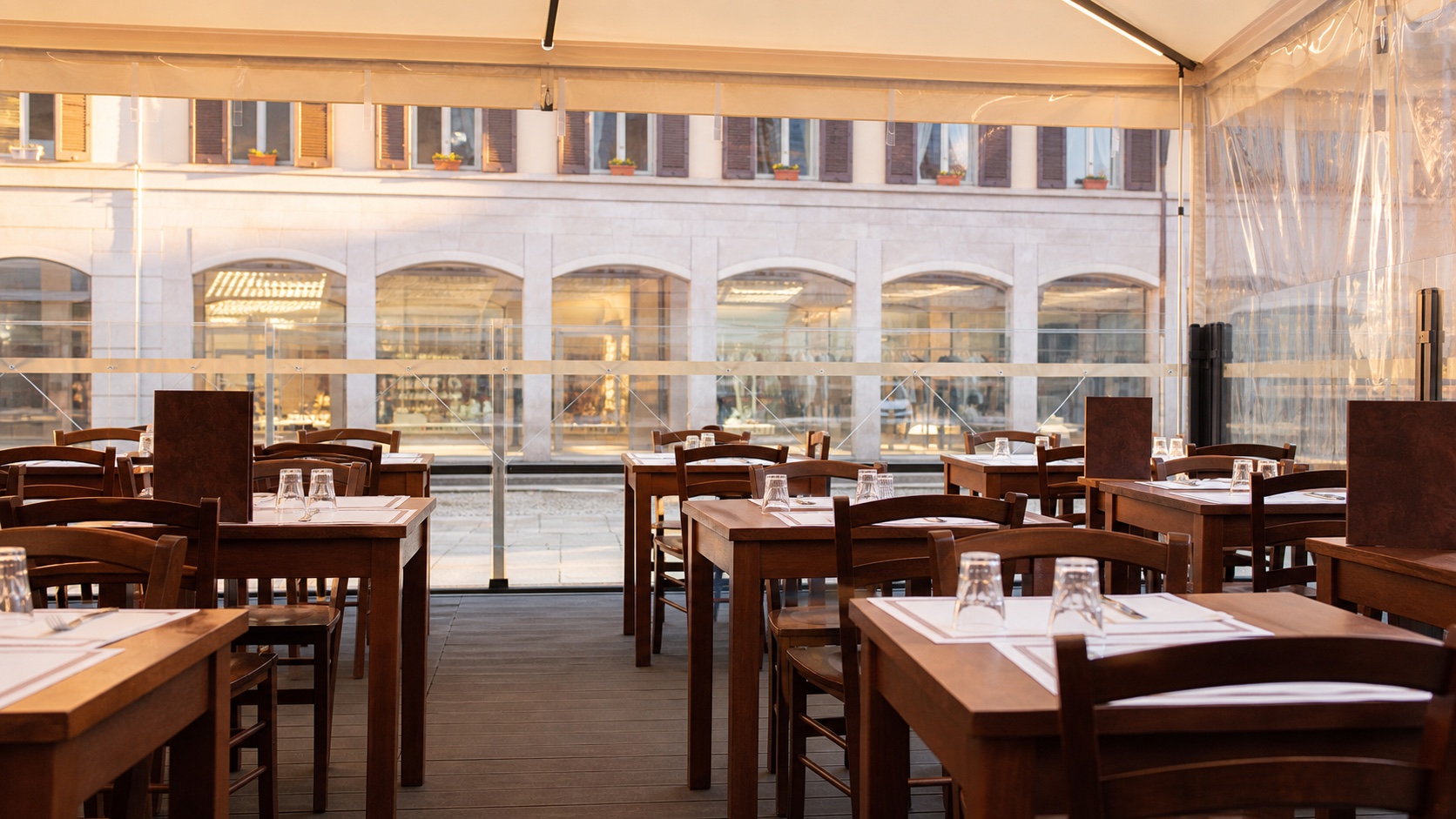 Veranda di Pizzeria Giulio Cesare nel cuore di Brera